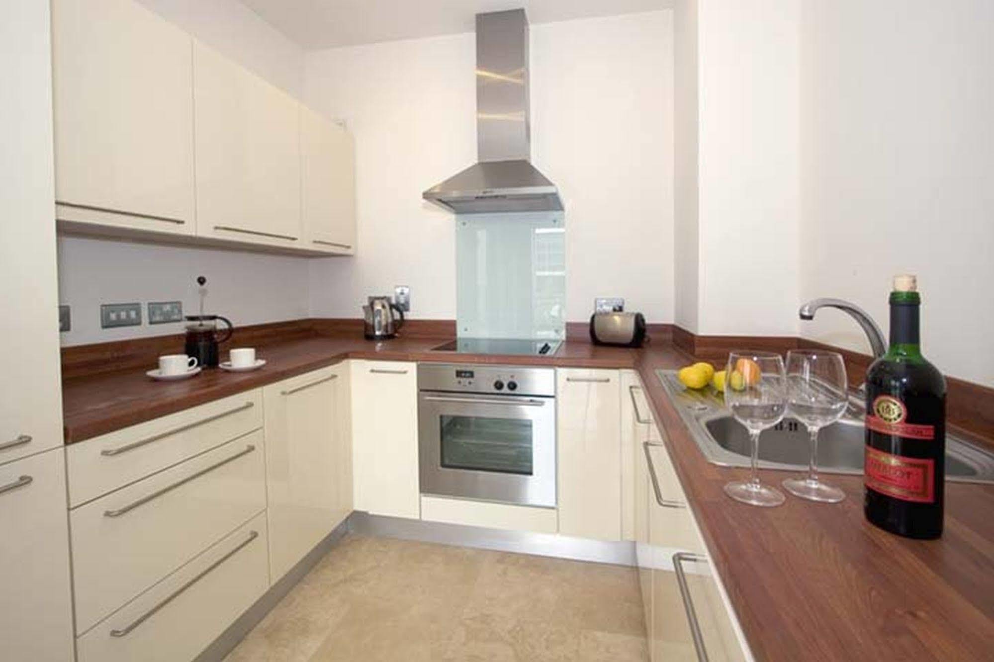 Premier Suites Dublin, Sandyford Zimmer foto